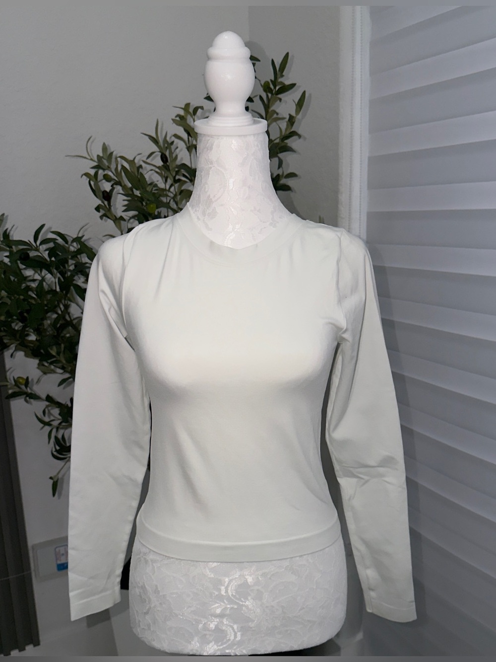 Women’s Long Sleeve Crewneck Top - White